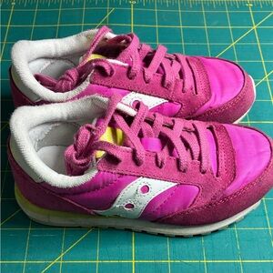 Saucony Kids Pink Sneakers size 11, excellent condition